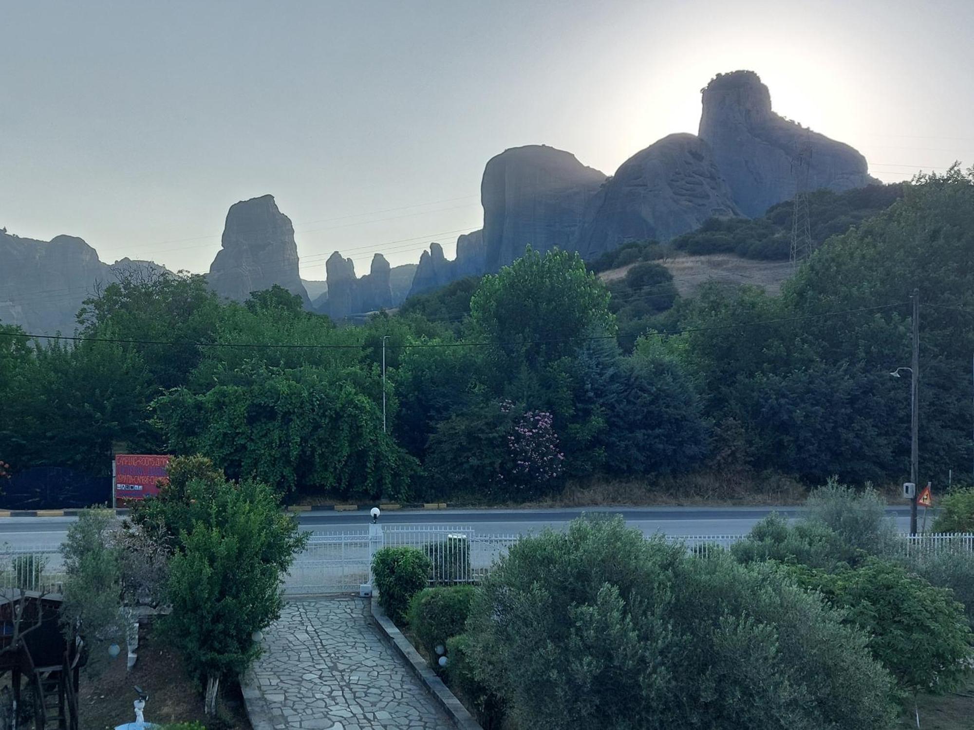 Pensjonat Pomegranate Tree House - Meteora Kalambaka Zewnętrze zdjęcie