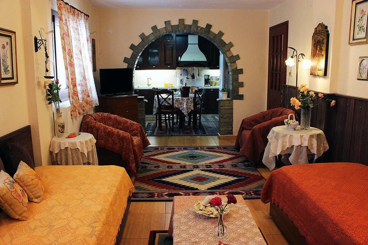 Pensjonat Pomegranate Tree House - Meteora Kalambaka Zewnętrze zdjęcie