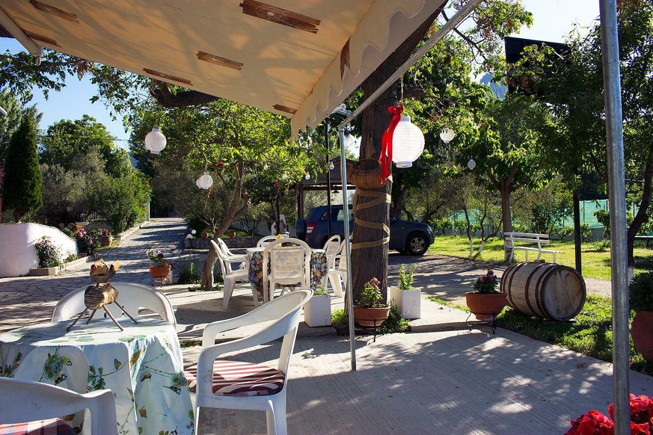 Pensjonat Pomegranate Tree House - Meteora Kalambaka Zewnętrze zdjęcie