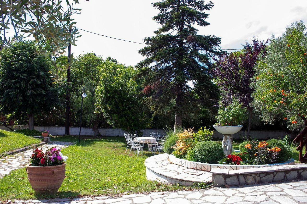 Pensjonat Pomegranate Tree House - Meteora Kalambaka Zewnętrze zdjęcie